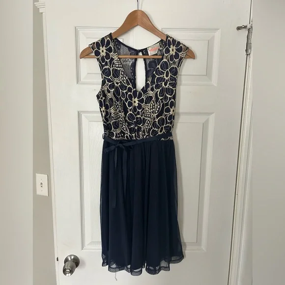 green emerald velvet dress Bennett Mini Dress – Annie Finch Boutique main image 0